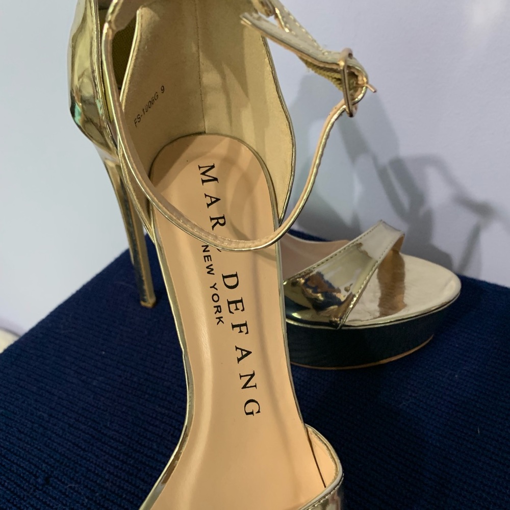 Marc DeFang Gold heels size 9 - Picture 1 of 8